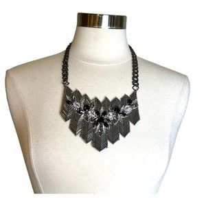 HANDMADE NECKLACE WITH RHINESTONES..!
